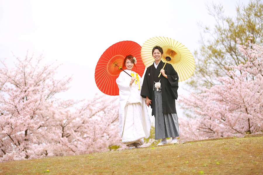 ウェディングフォト春の公園桜ロケ写真03