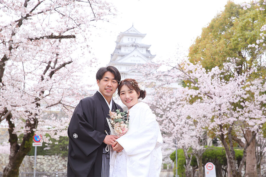 ウェディングフォト姫路城春のロケ写真