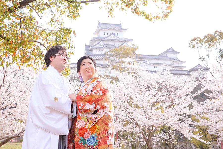 ウェディングフォト姫路城春のロケ写真